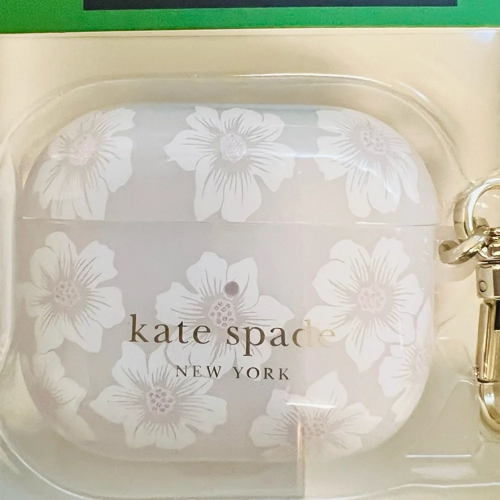 Kate Spade AirPods case with keychain rring for AirPods 3rd generation